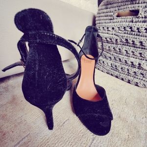 Gorgeous black velvet heels